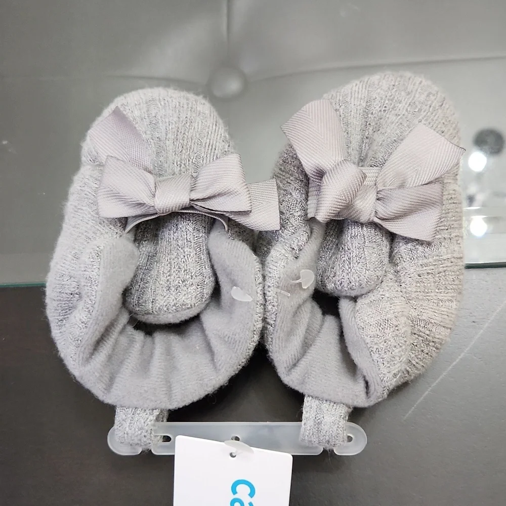 Carter's Baby booties unisex size 0-6 months New